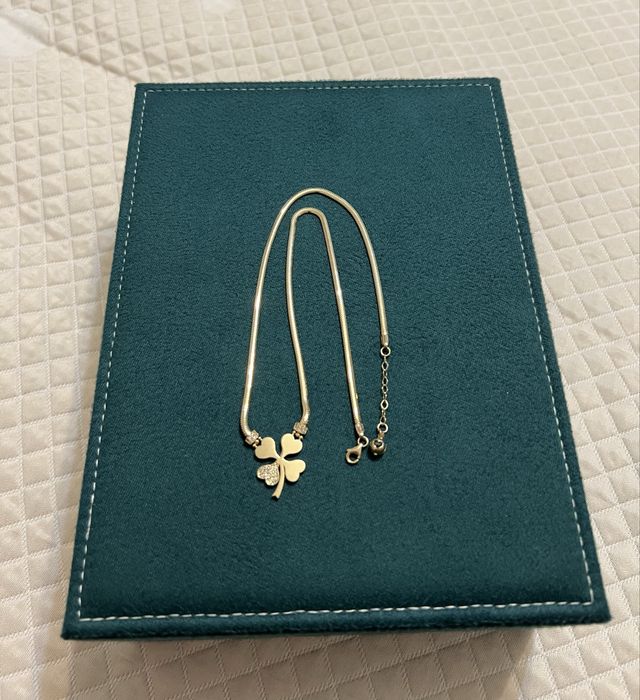 Золотое колье “Клевер”