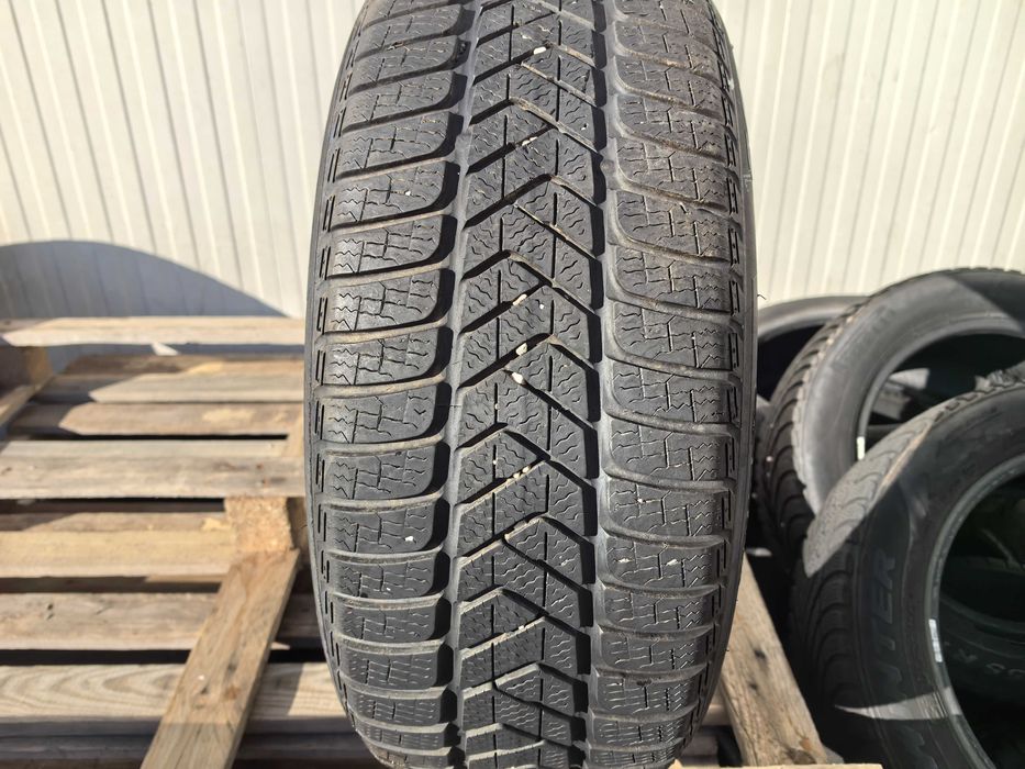 225/50/17 Пирели ДОТ 2022 г - Само 1 брой гума