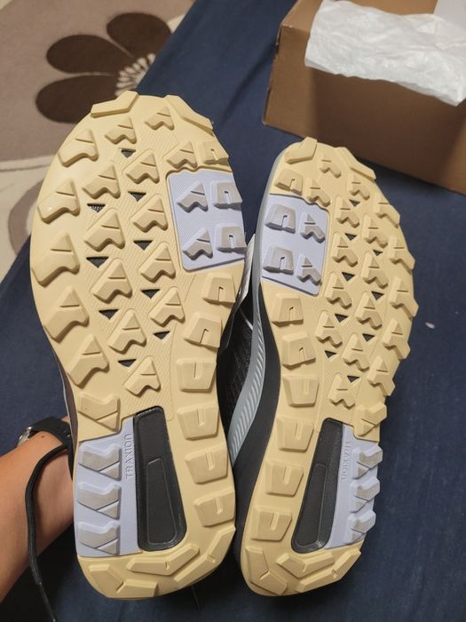 Gor tex Adidas дамски обувки