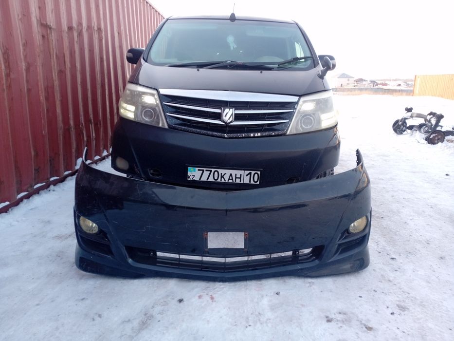 Передний бампер Toyota Alphard 10кузов