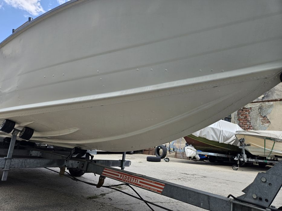 Barca aluminiu Canadian 560