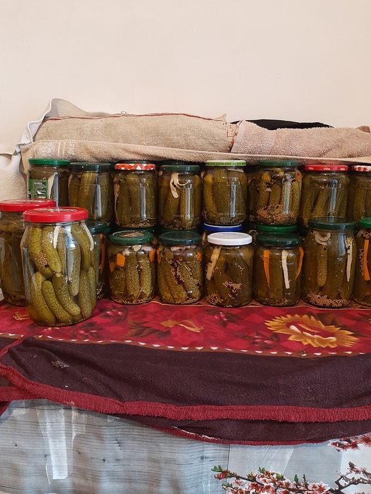 Castraveți la borcan