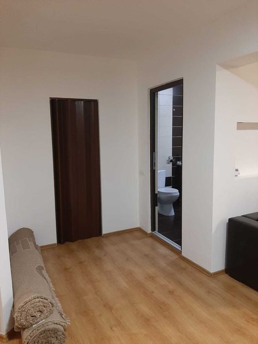 Vand apartament cu 2 camere 66 mp str. Florilor, Floresti