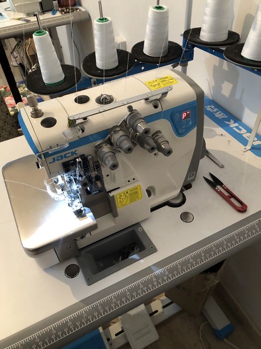 Шестиниточный оверлог.