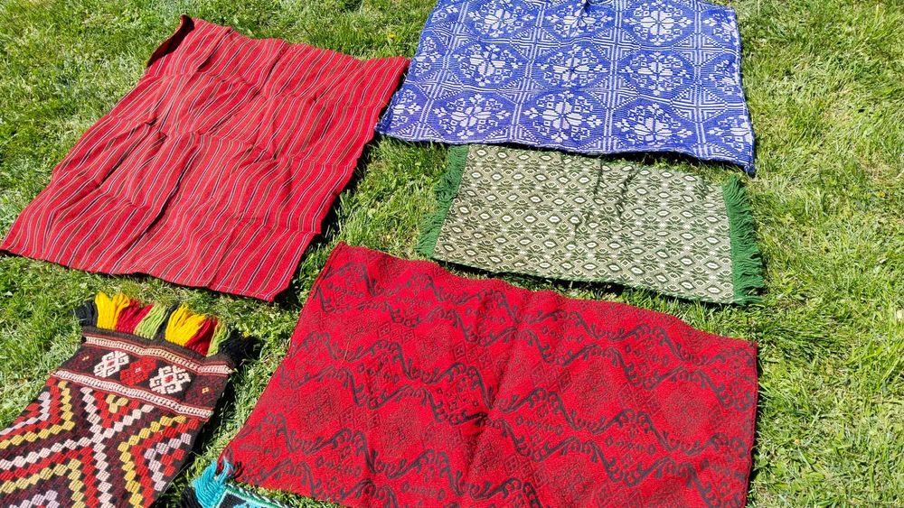 Малки килимчета тъкани