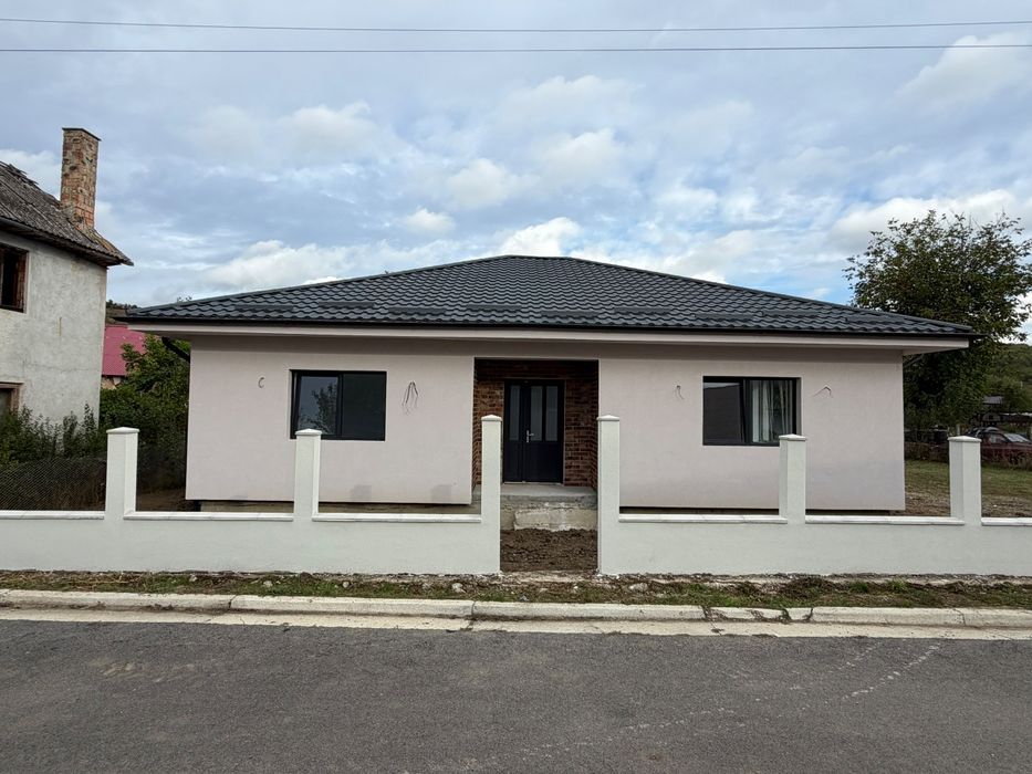 Vand casa construcție noua