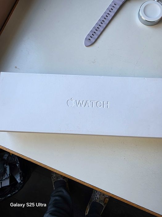 Часовник Apple Watch и HUAWEI GT6