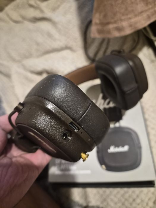 Marshall IV коричнивые