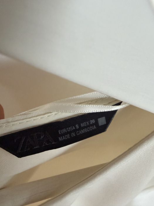 Нов бял гащеризон Zara размер S със златиста верижка