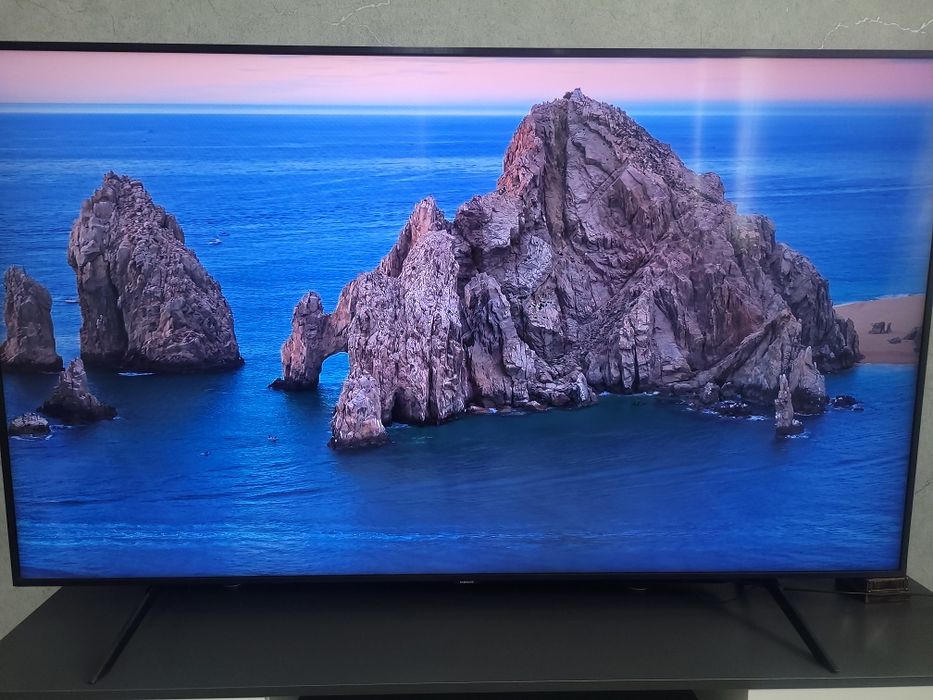 Продам QLed-телевизор samsung QE65Q60RAU