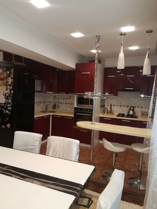 Продаётся 4-х комнатная квартира Ц-2.  4/3/9. СРОЧНО!  СВОЯ