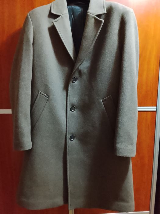 мъжко палто ,цветът на кафе с мляко!