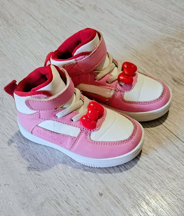 Vand adidași înalți fetiță