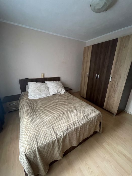 Inchiriez Apartament cu 2 camere decomandat