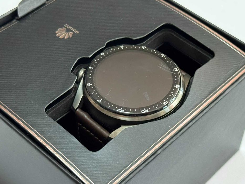 Смарт часовник Huawei GT 3 Pro