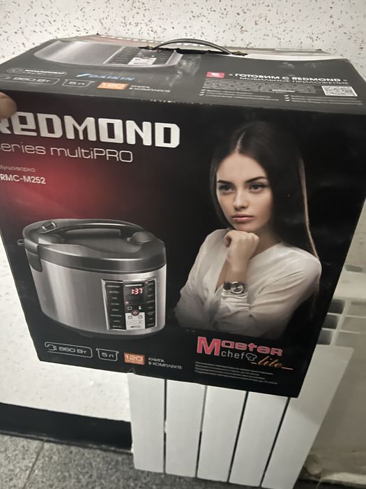 Продам новую коробку для мультиварки