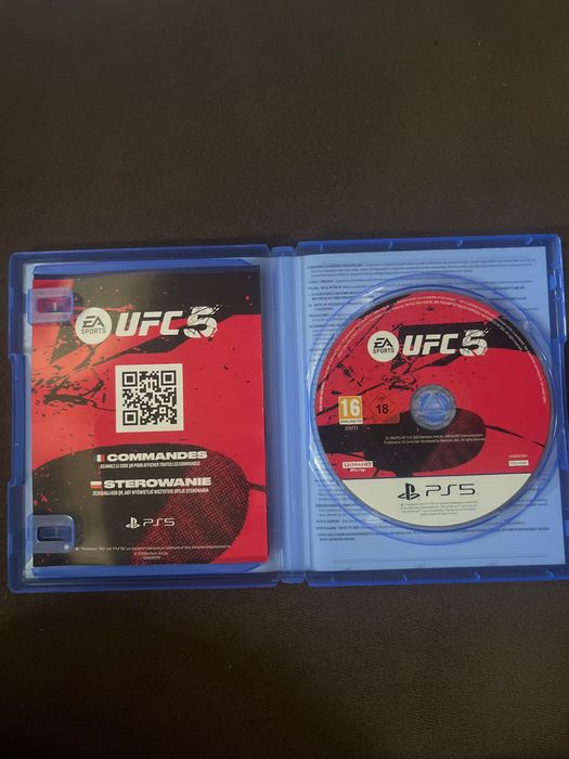 Продавам UFC 5 PS5