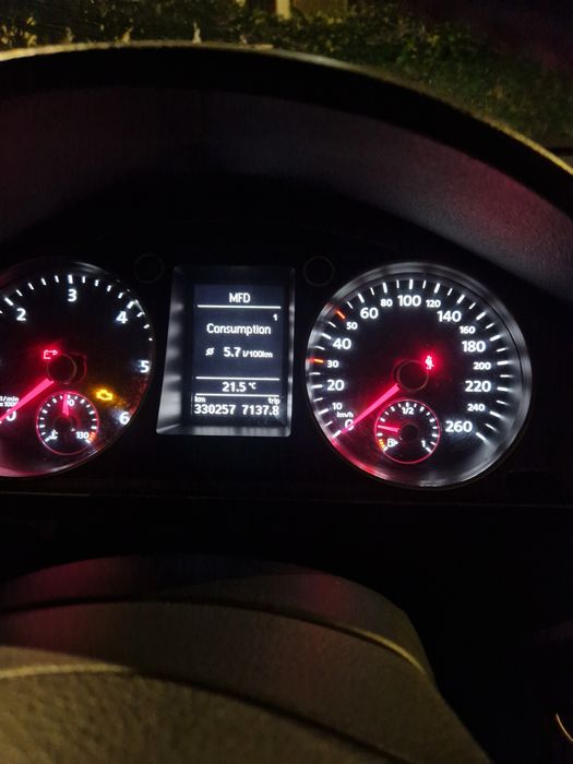 Vând Volkswagen Passat B7