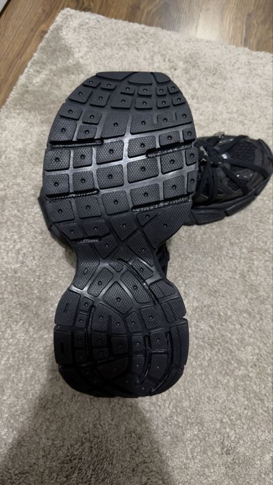 Balenciaga 3 XL noi