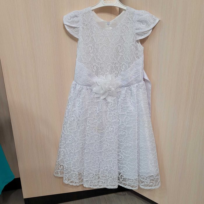 Платье белое  для девочки