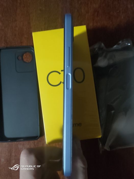 Продам телефон Realme