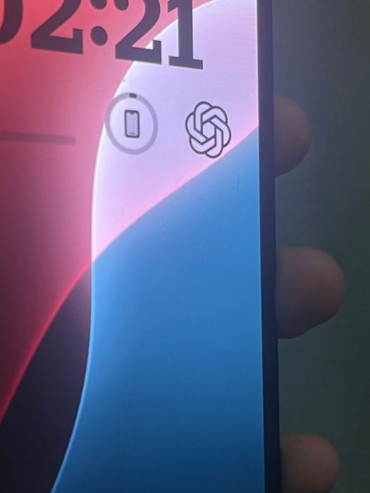 Продам Iphone 13