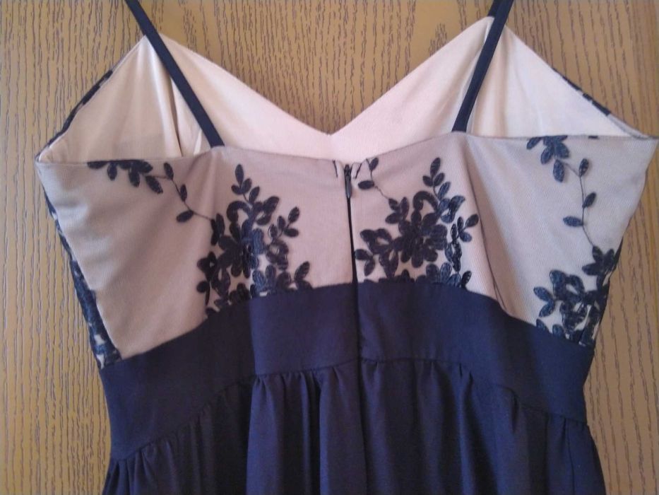 Дамска рокля за повод