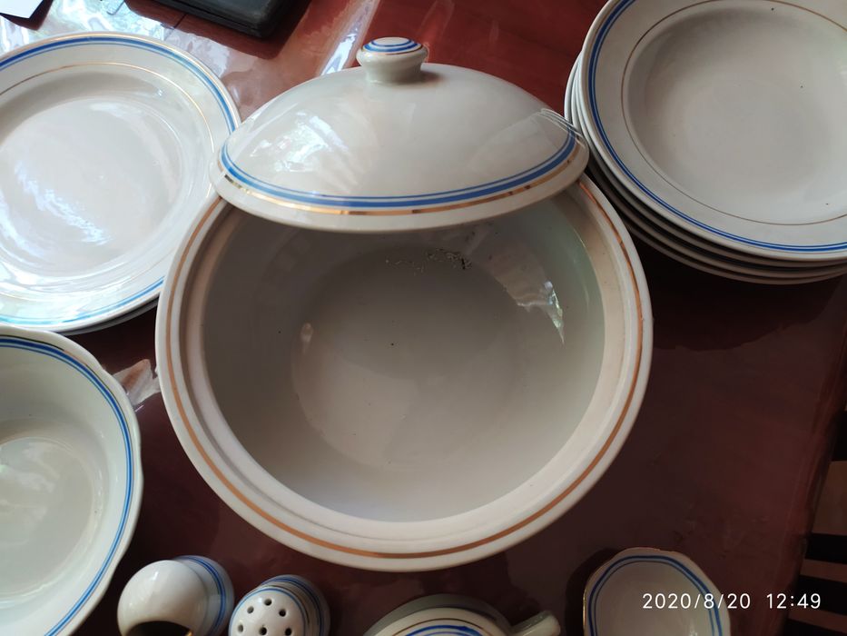 Тарелки разных видов,сервизы