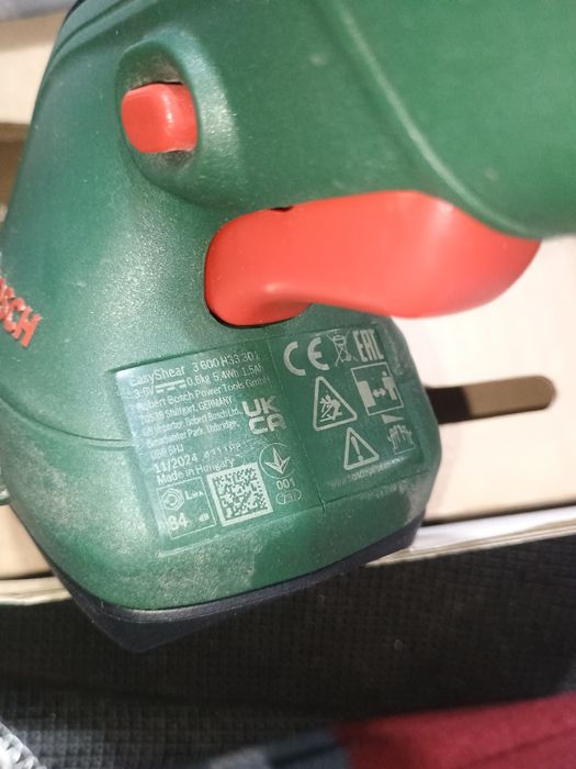 De vânzare foarfeca  electrica grădină Bosch EasyShear