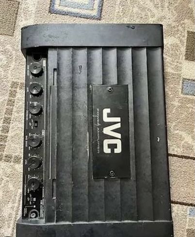 Продам сабвуфер Magnum r15