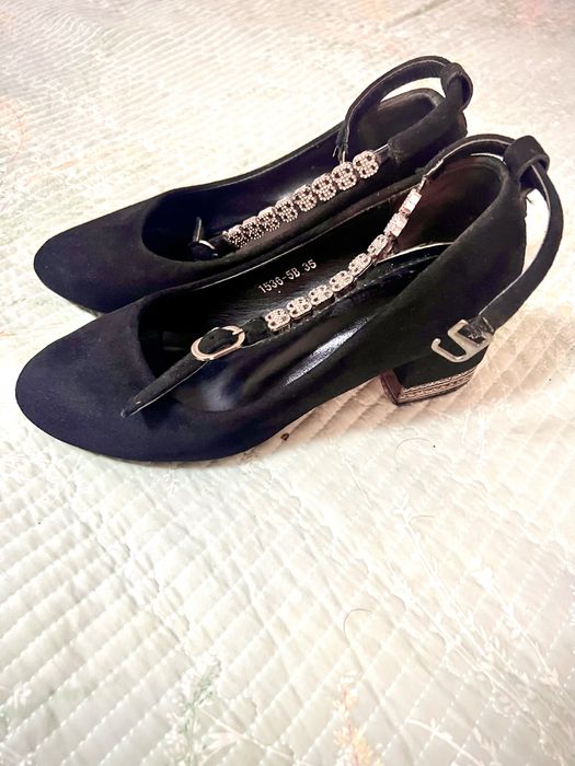 Ayollar va qizlar tuflisi