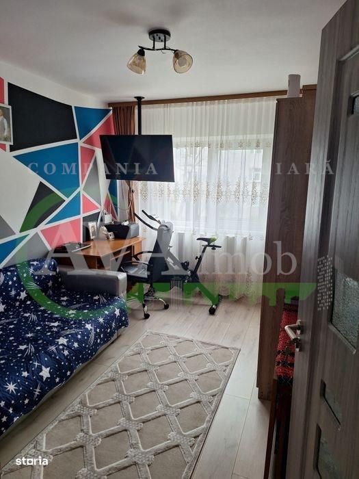 Apartament 3 camere decomandat zona Neagoe Voda
