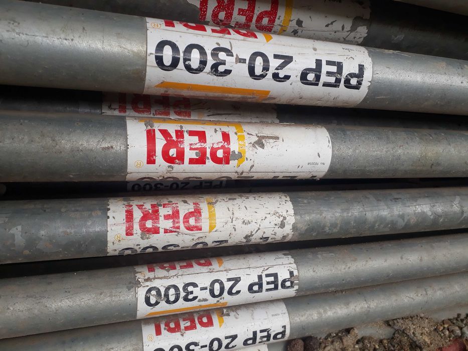 Popi metalici  reglabili zincati de 3m Peri 20-300
