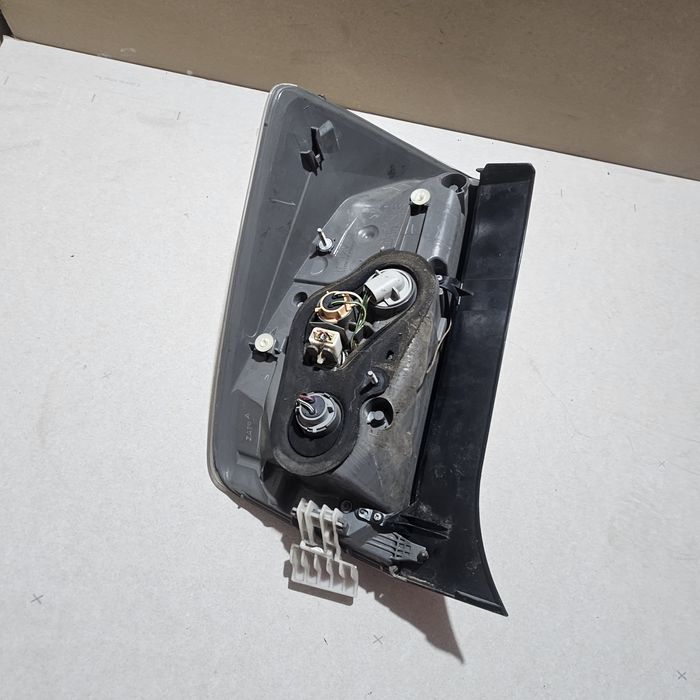 десен стоп тоиота приус хибрид 2012