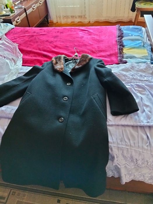 Отдам в дар пальто с норковым воротником