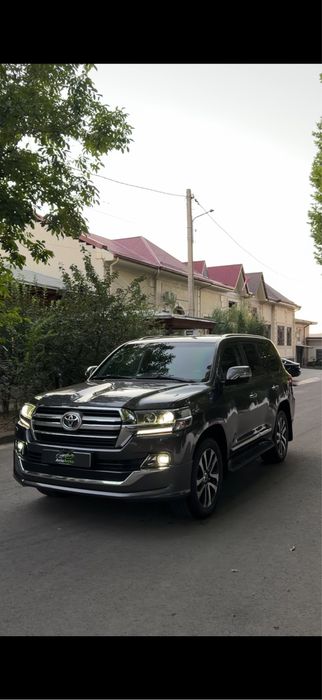 Toyota land cruiser 200