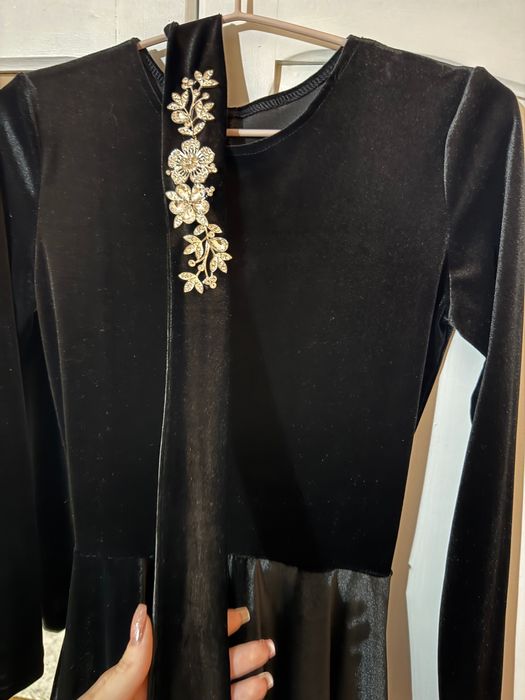 Официална велурена черна рокля