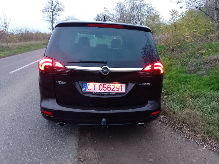 Vând Opel Zafira C Tourer