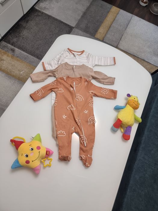 Бебешки дрехи, бебешки комплекти KrisiBaby – 100% памук, двупосочен цип и вградени ръкавички (0–3 месеца)