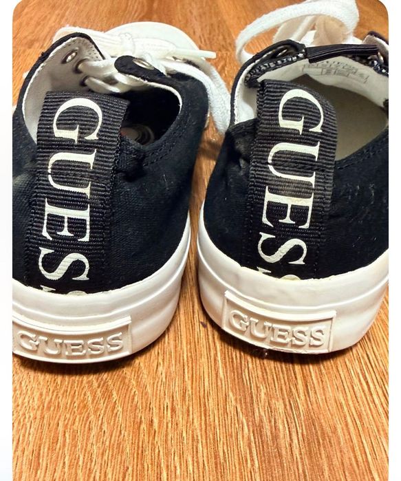 2 чифта обувки на Guess