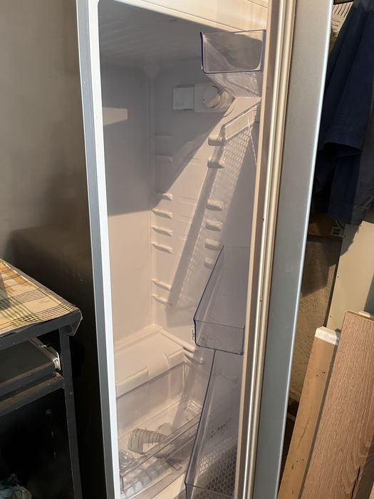 Хладилник Beko 161 см.