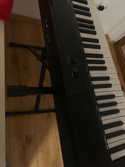 Orgă muzicală marca MCGREY, de vânzare în Timișoara