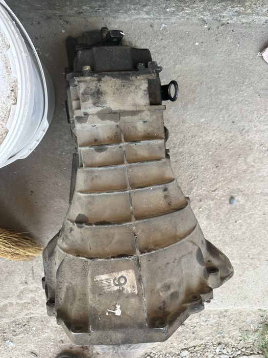 Коробка мерседес 190