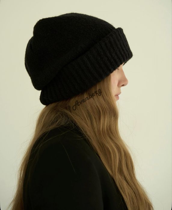 продам шапку оверсайз Avenberg