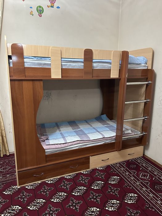 Двухэтажная кровать для детей и подростков