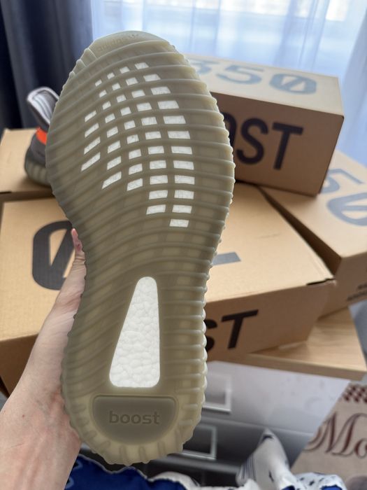 Adidas Yeezy 359 v2 Beluga