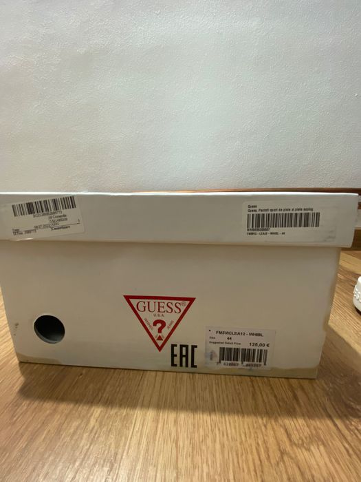 Adidași GUESS NR 44