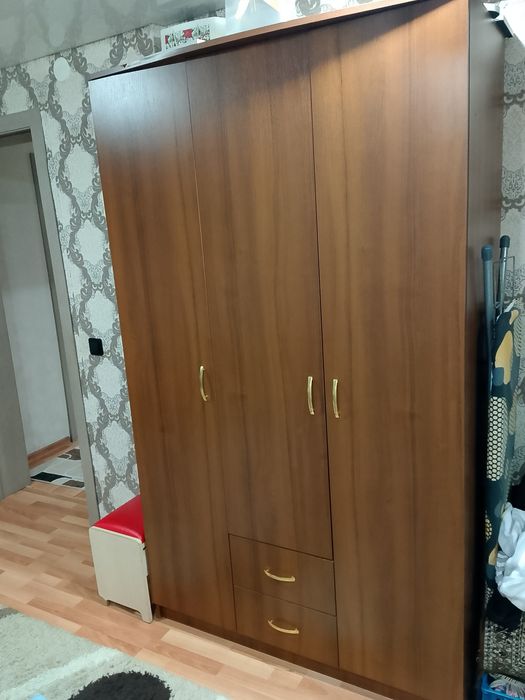 Продам спальный гарнитур