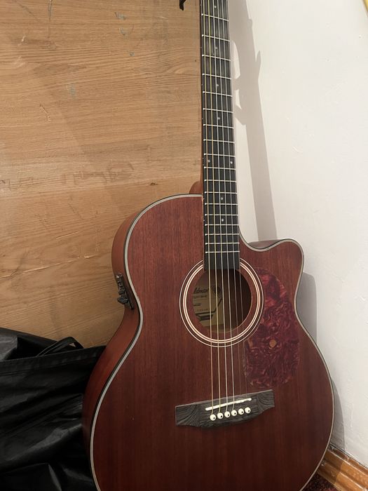 акустика-электрическая гитара