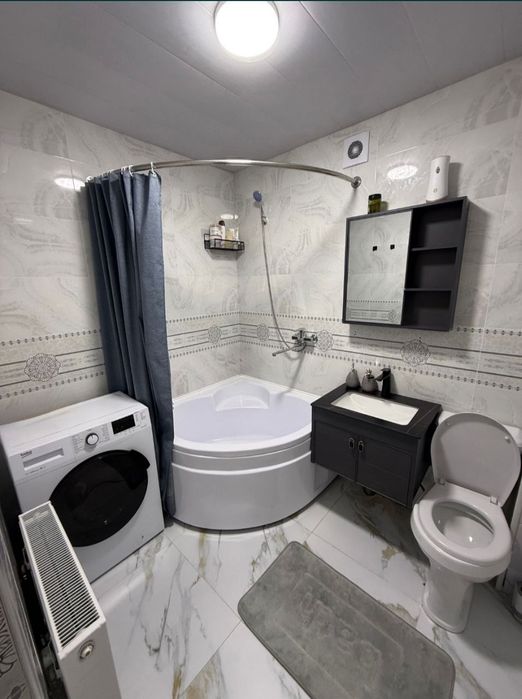 Продаётся 2х комнатная квартира на 1м этаже в 5ти этажном доме.